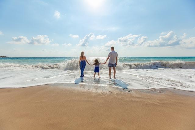 100 Captions and Quotes to Celebrate American Family Day with Style